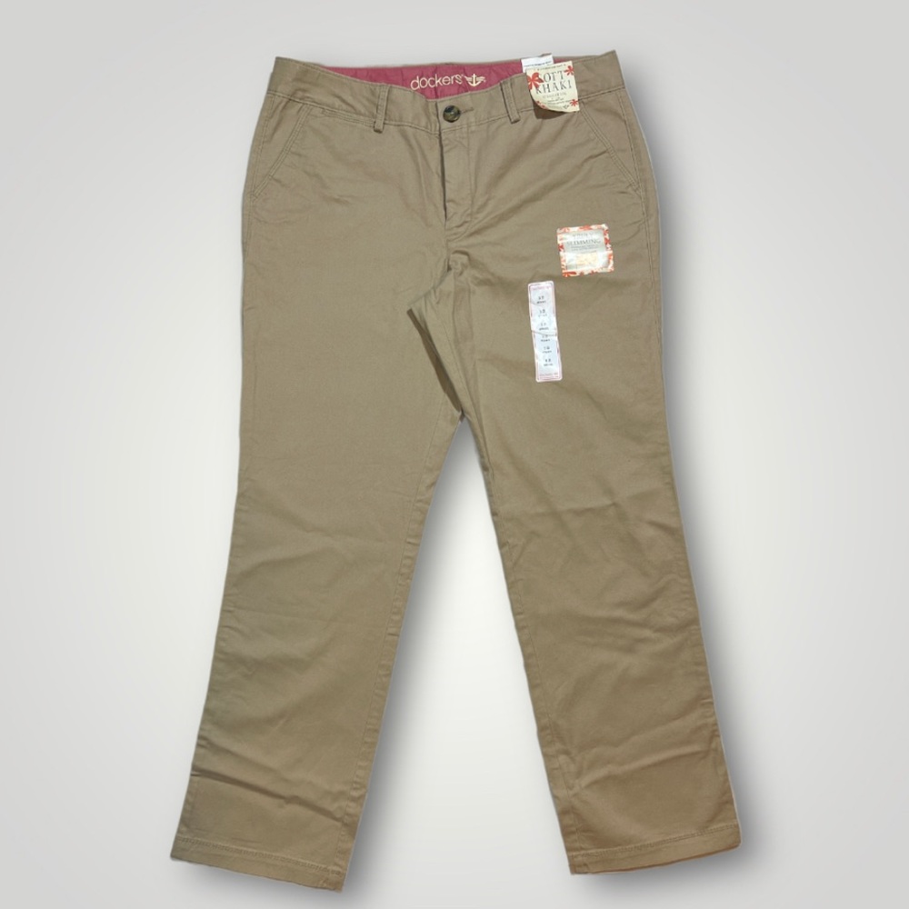 Womens Dockers Soft Khaki Straight Leg Slimming 12 Short